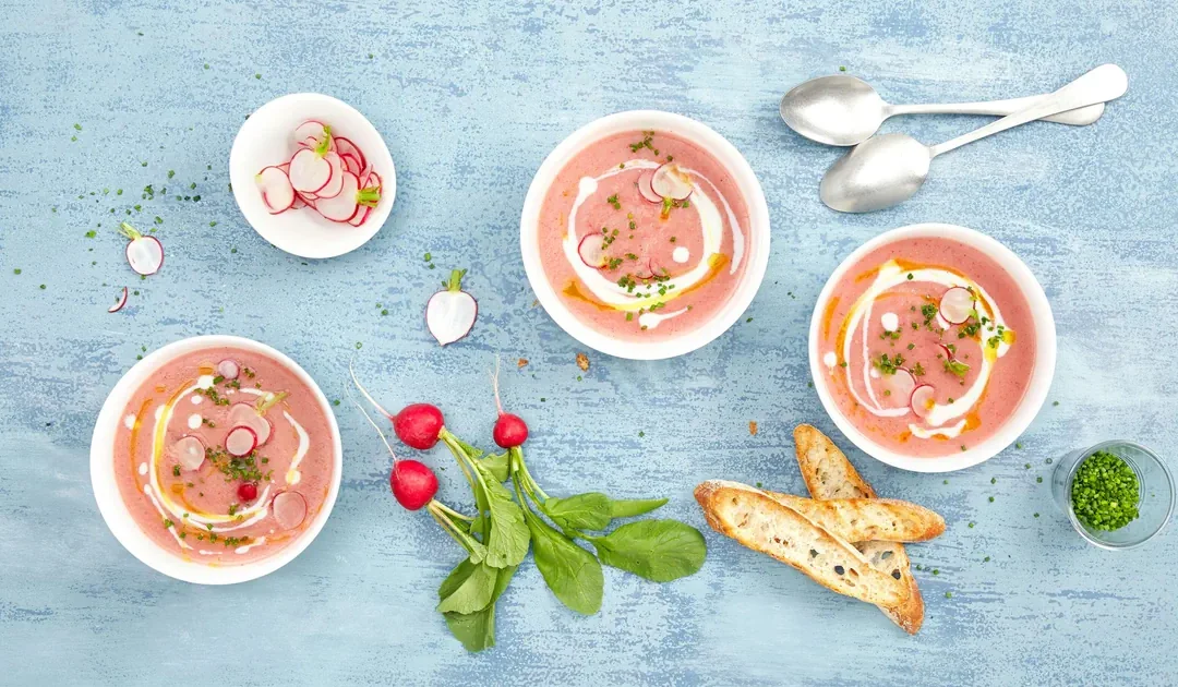 Recette de gaspacho aux radis rose, le produit de la semaine à la ferme de la chasseloire près de Nantes